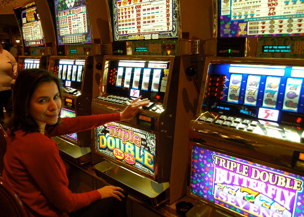 Common Mistakes When Playing Online Slots | Hamilton Gambling Inc